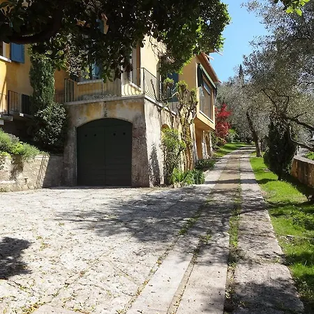 Sanesi Villa *
